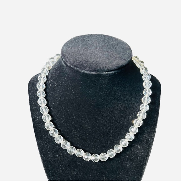 Vintage Clear Faceted Graduated Glass Crystal Bead Necklace with Silver Clasp - Picture 4 of 12